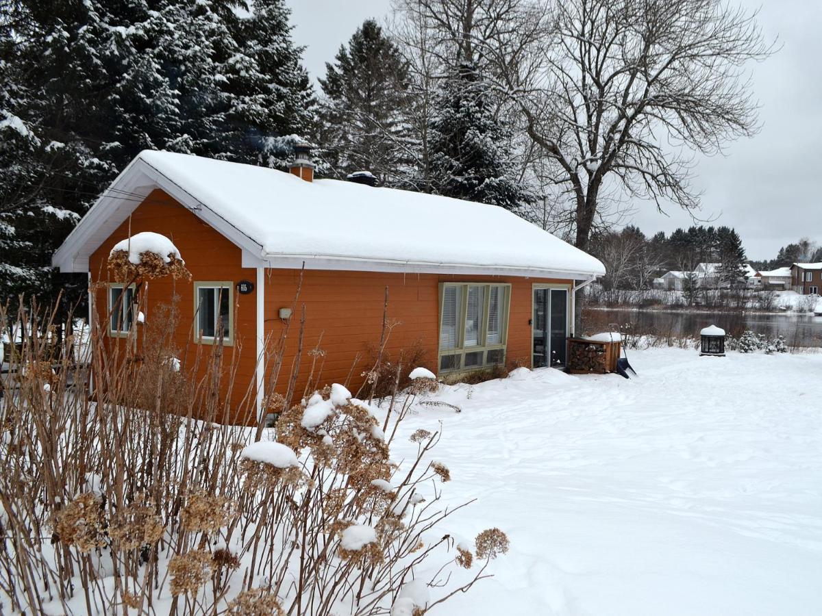 Les 4 Chalets - Le 605 Lac-Saint-Paul Eksteriør bilde