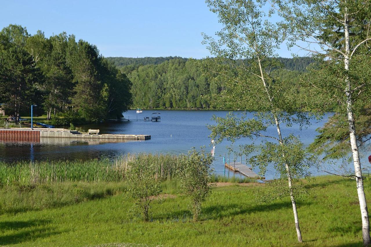 Les 4 Chalets - Le 605 Lac-Saint-Paul Eksteriør bilde